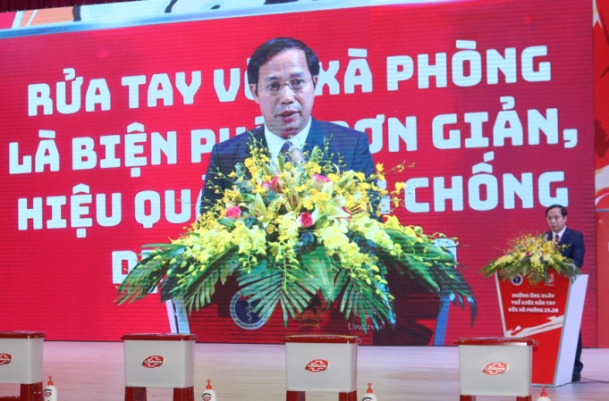 Đồng chí Nguyễn Văn Toàn, PCT UBND tỉnh Hòa Bình  phát biểu khai mạc lễ mít tinh