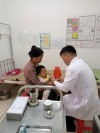LẠC SƠN TRIỂN KHAI CHIẾN DỊCH TIÊM CHỦNG PHÒNG BỆNH SỞI